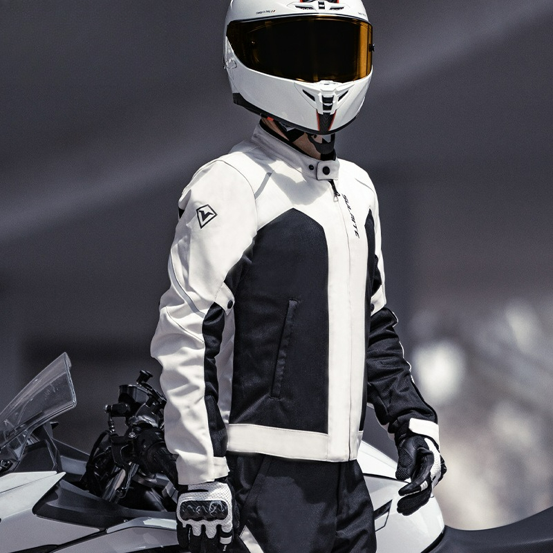 Abbigliamento Moto Estivo Tras - Summer Knights Clothing recensione e prezzo